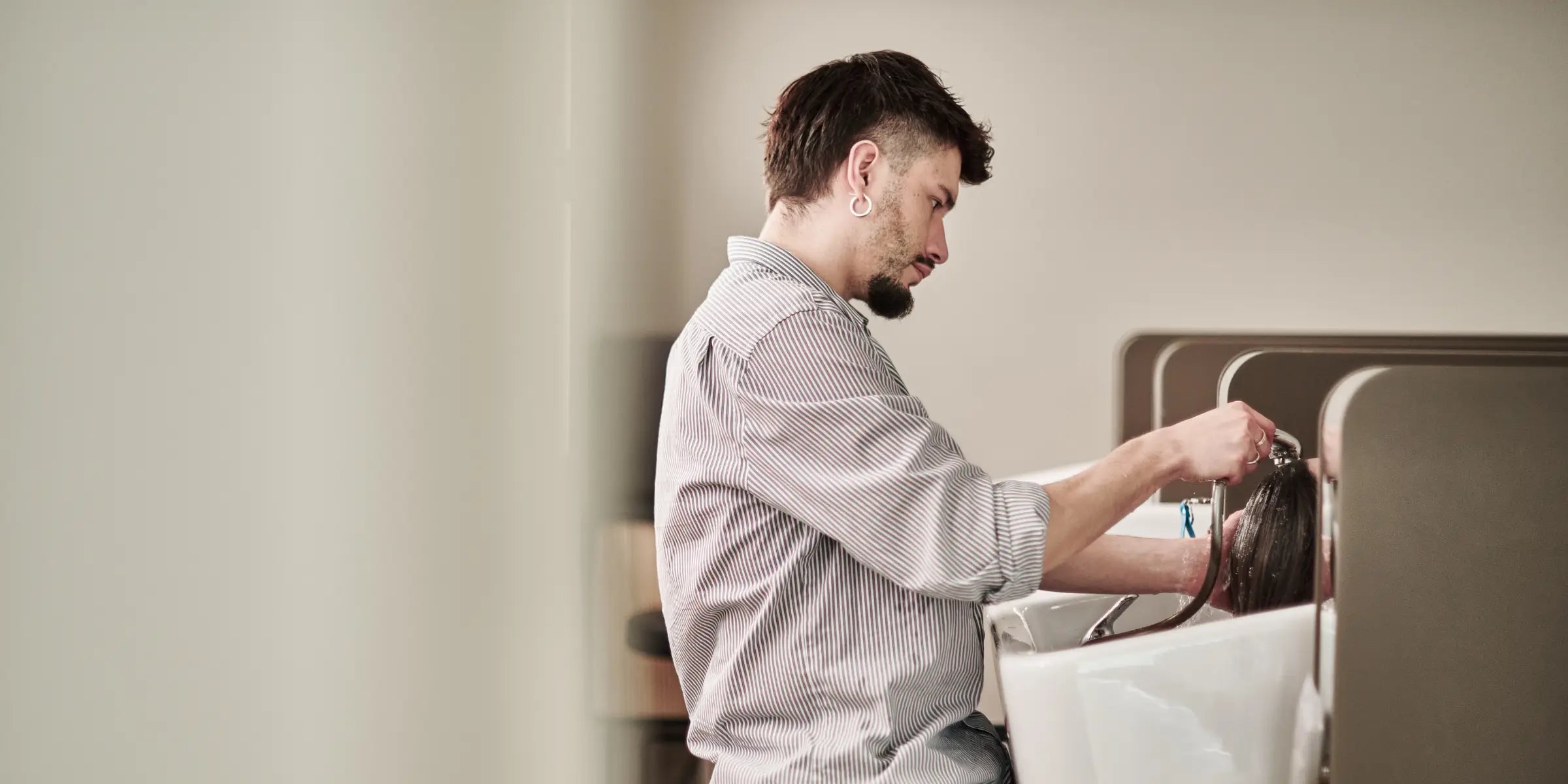 Les cheveux s'habituent-ils aux produits